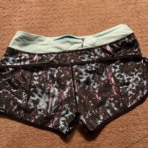 Lululemon run speed shorts size 8